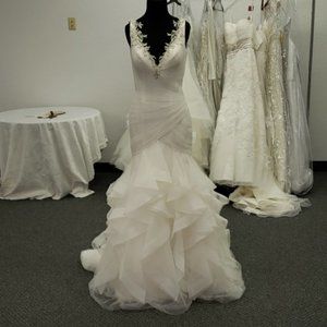 Pronovias "Precious" Wedding Gown, Size 8